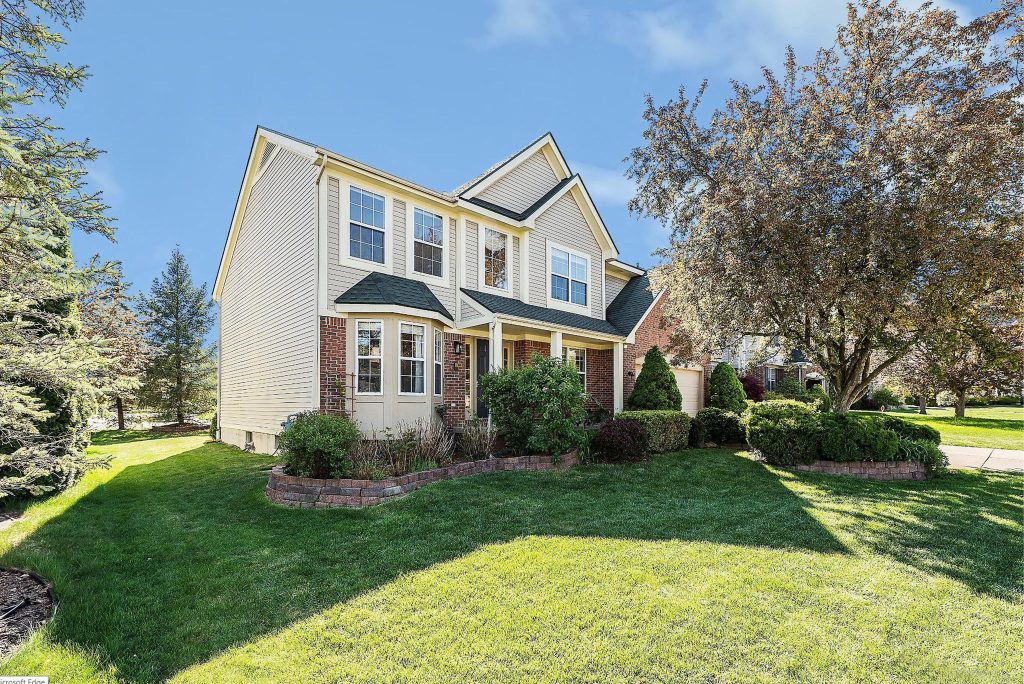 Photo of a home in Ann Arbor with a sale price near the median price 