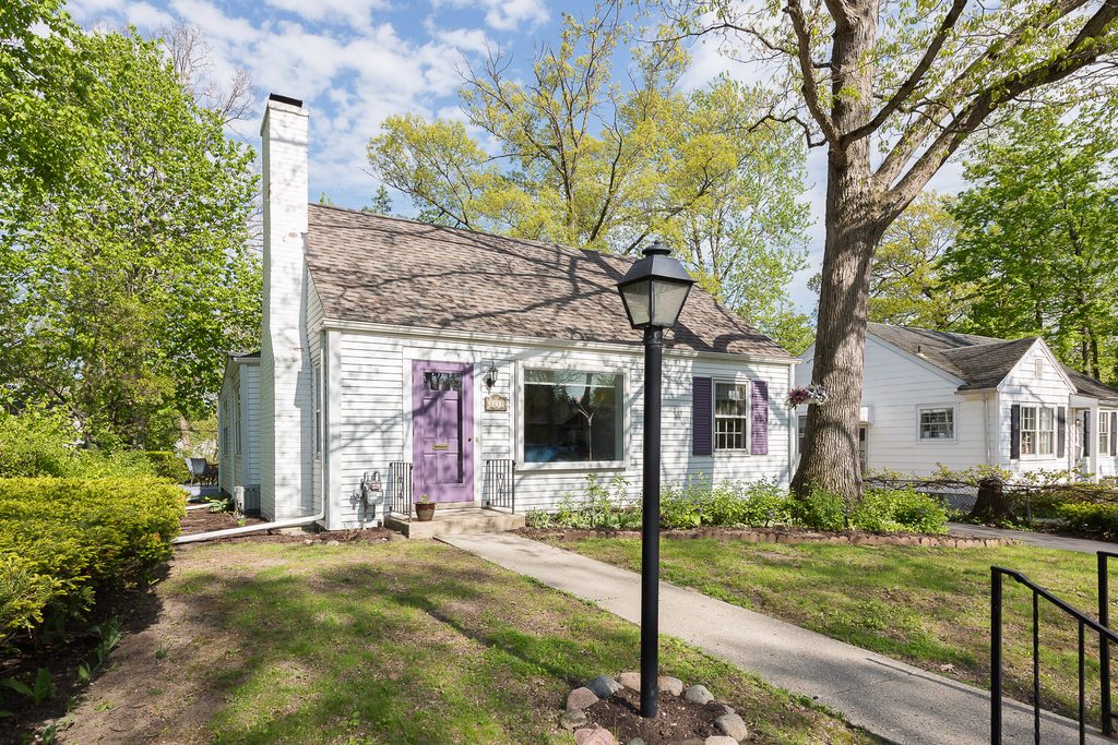 Front photo of 1211 Birk Ave, Ann Arbor MI 48103