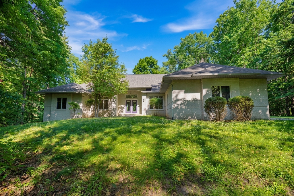 Front photo of 7544 Lake Hollow Ct, Dexter MI 48130